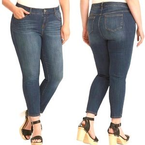 Torrid girlfriend medium wash jeans